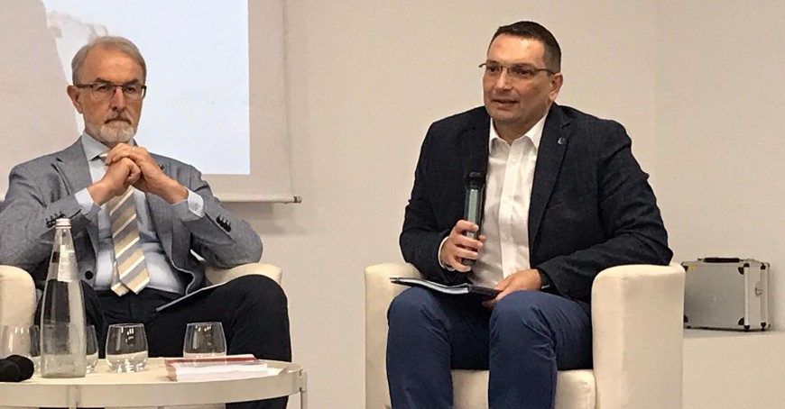 Forum Management Sanità, dodici profili professionali del middle management della sanità per rinnovare il SSN e prepararsi al PNRR Forum Management Sanità, dodici profili professionali del middle management della sanità per rinnovare il SSN e prepararsi al PNRR